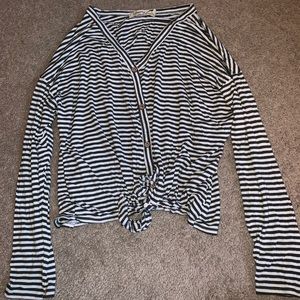 Striped size M buttoned shirt